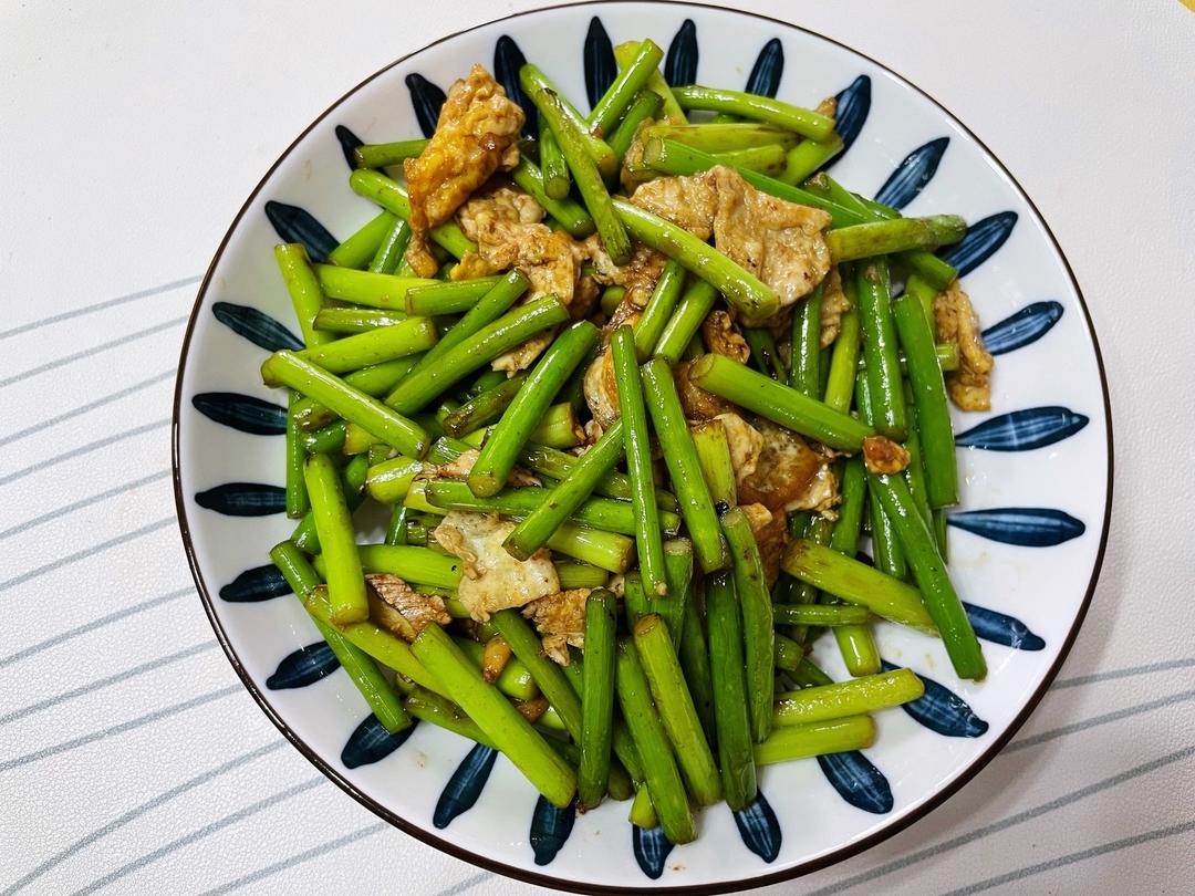 蒜苔炒鸡蛋的做法