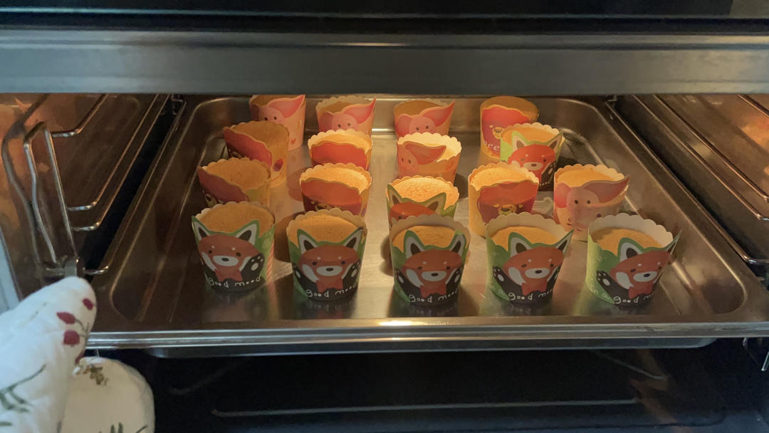 戚风小纸杯蛋糕