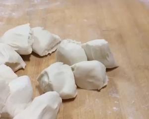 擀饺子皮的视频的做法 步骤4