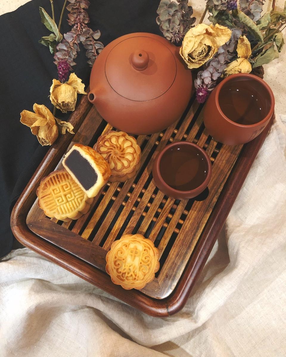 广式月饼—蛋黄莲蓉月饼
