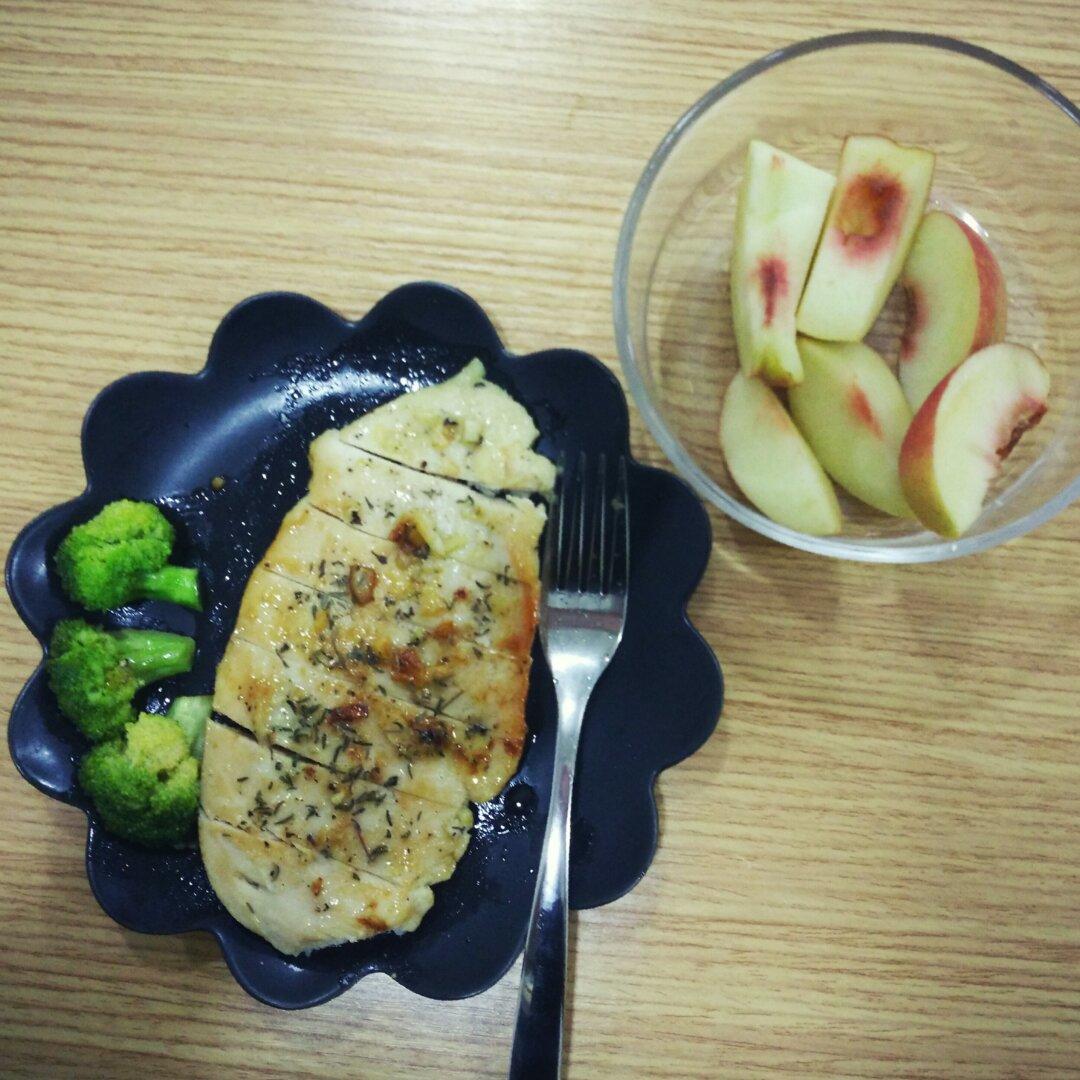 酷炫屌炸天好吃的煎鸡胸肉（香蒜蜂蜜煎鸡胸肉）