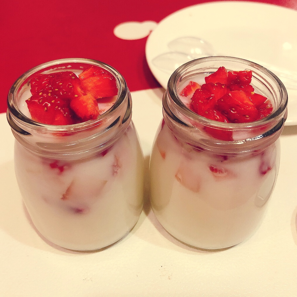 草莓🍓鲜奶布丁（吉利丁片版）的做法