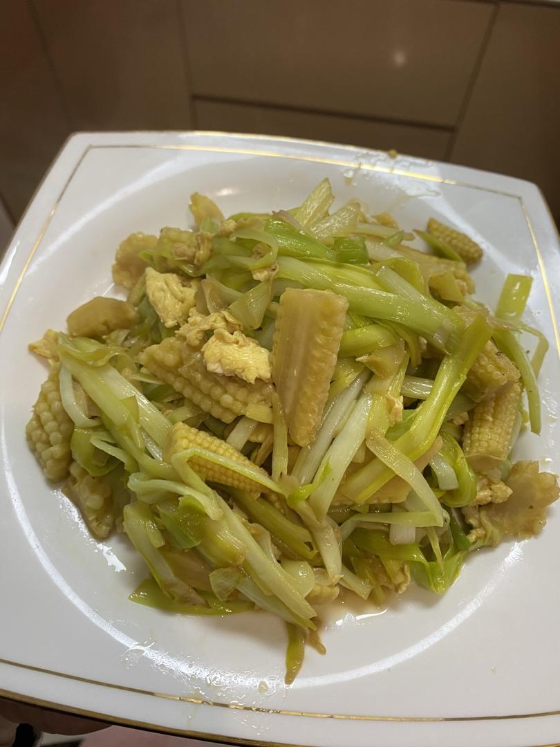 蒜苗炒鸡蛋