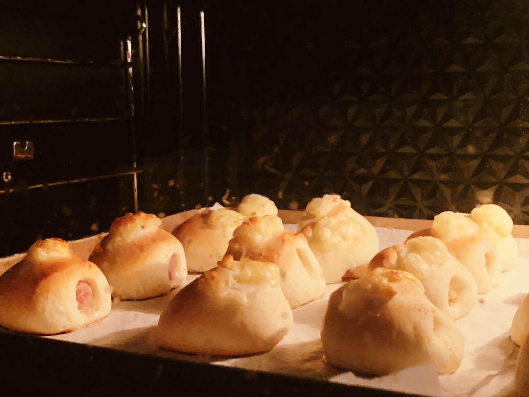 小可爱系列--迷你芝士肠仔包