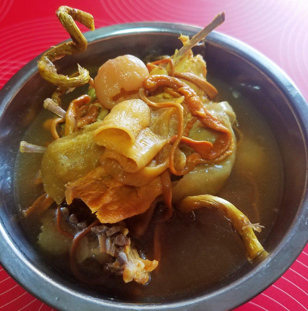 黄精炖鸡