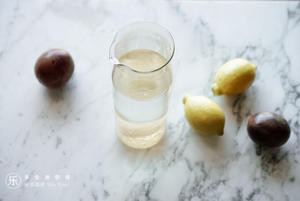 春日饮品 | 百香果柠檬水的做法 步骤2