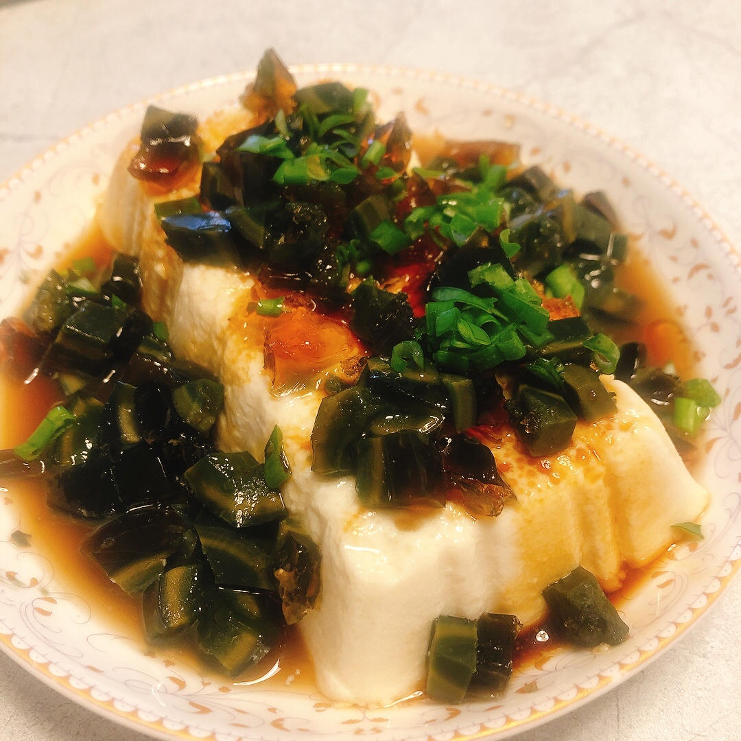 凉拌皮蛋豆腐