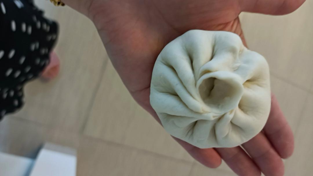 碧绿的香菇菜包子