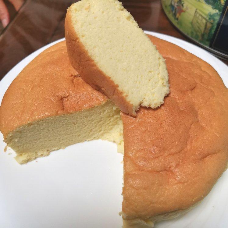 堪比柯基屁股
爆浆芝士🧀古早蛋糕