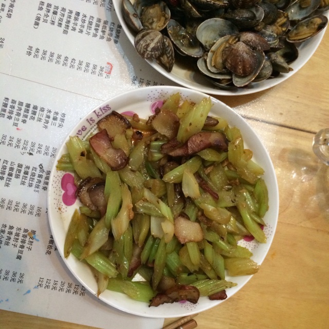 西芹炒腊肉