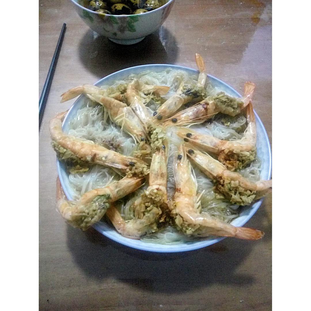 蒜蓉粉丝烤虾