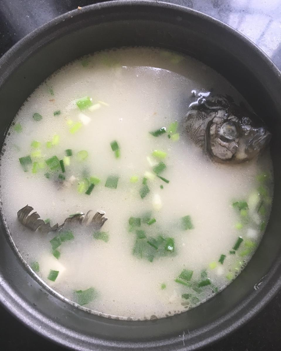 鲫鱼豆腐汤