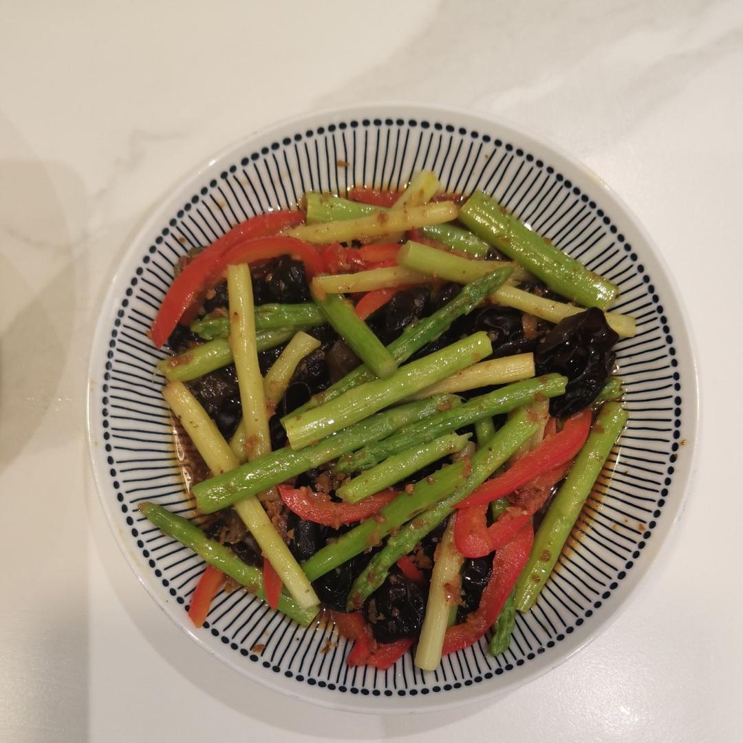 黑椒芦笋鲷鱼柳