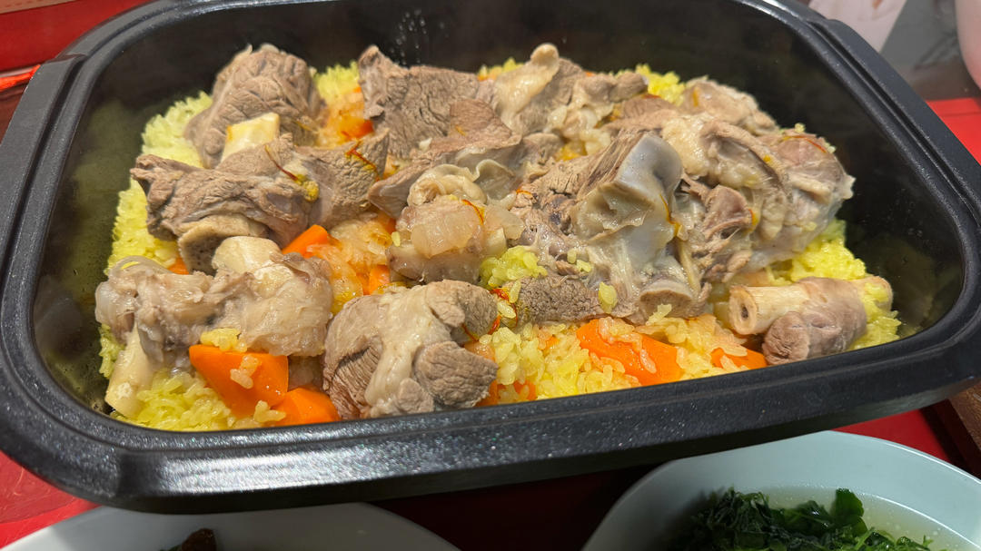喷香羊肉焖饭
