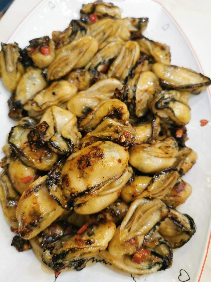 煮饭婆秒变星厨，蒜香黑椒煎生蚝