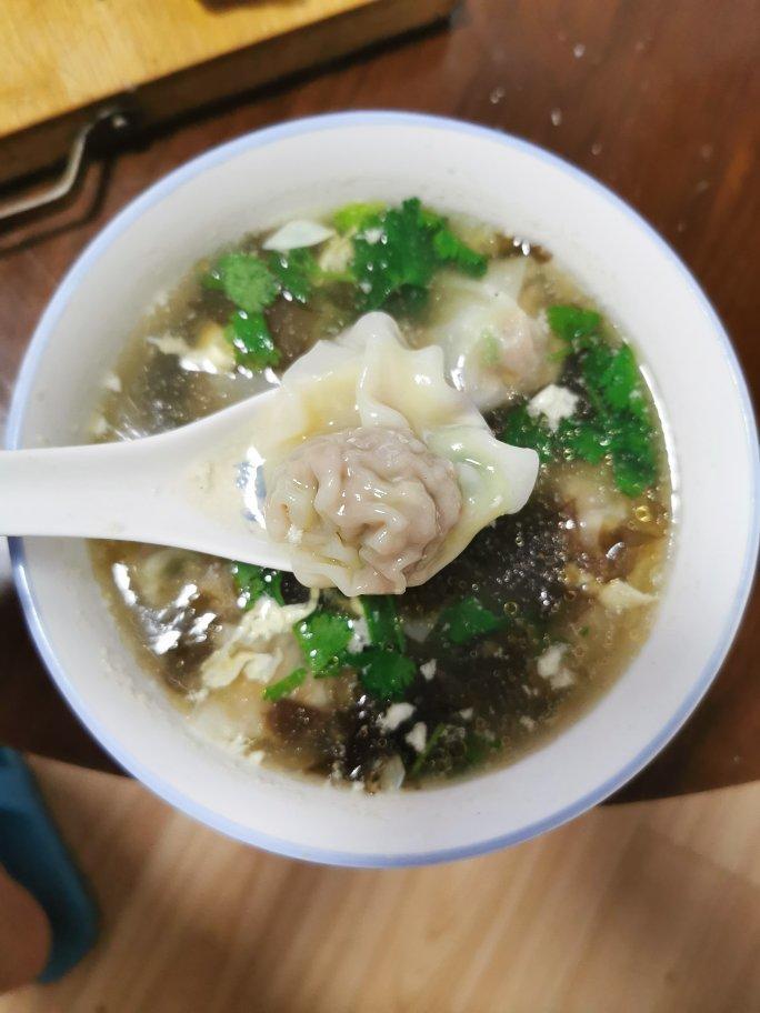 鲜肉小馄饨（调馅+馄饨包法）