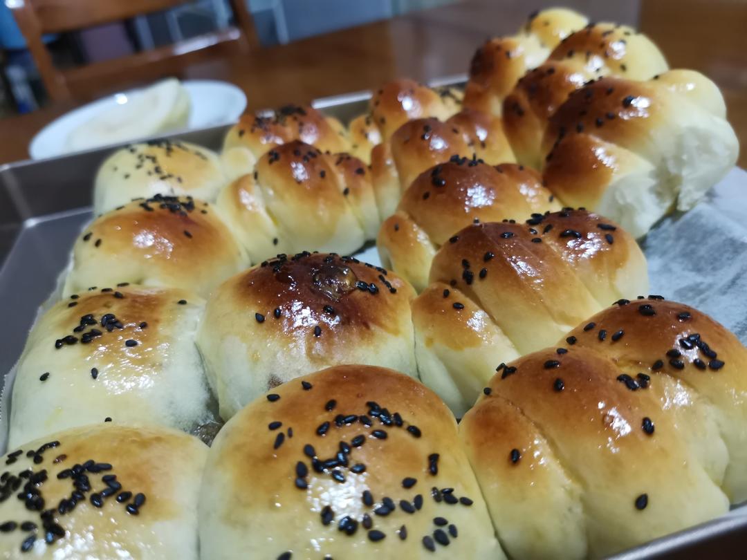 一次发酵迷你香肠小面包卷