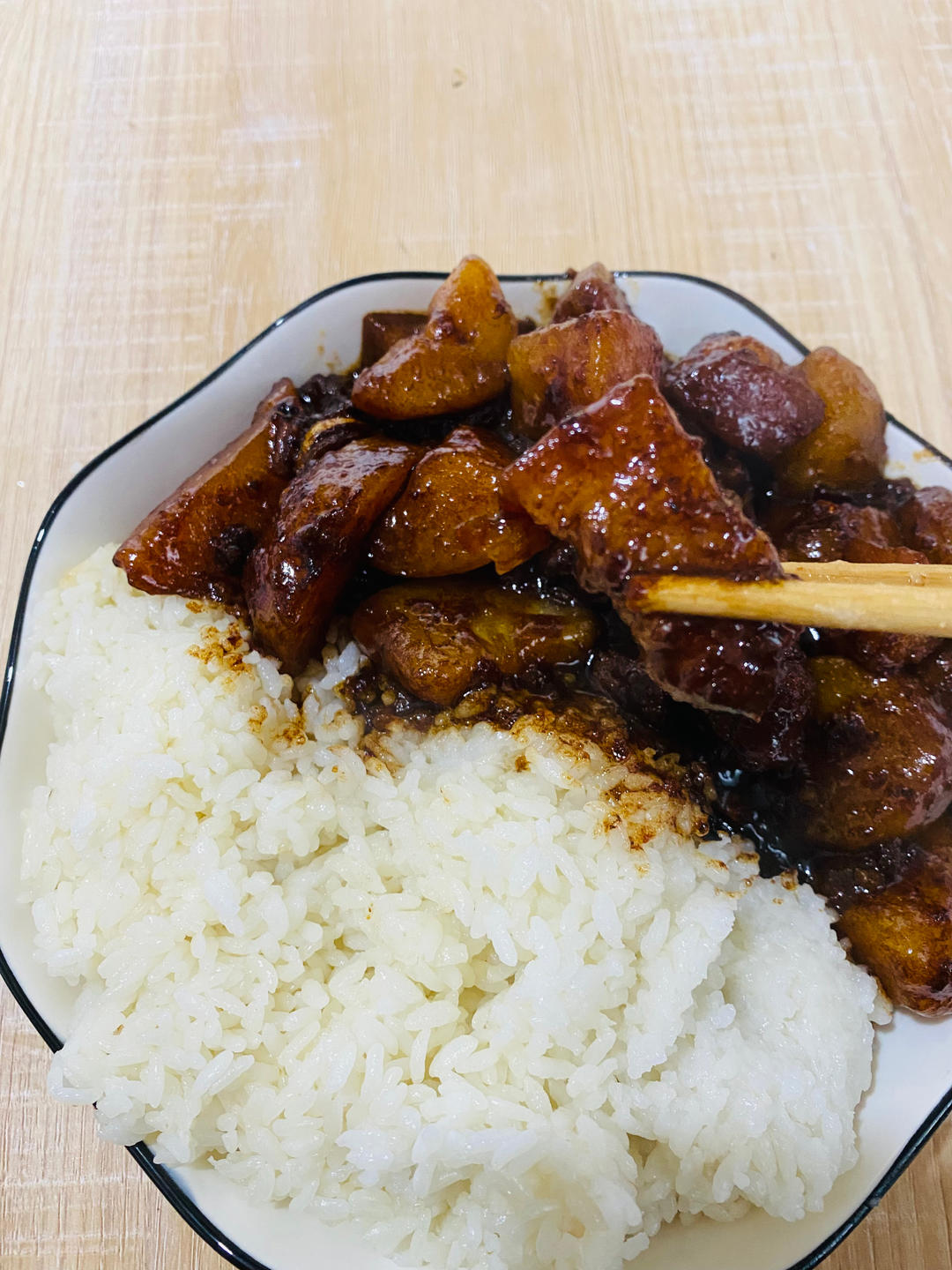 红烧肉土豆的做法