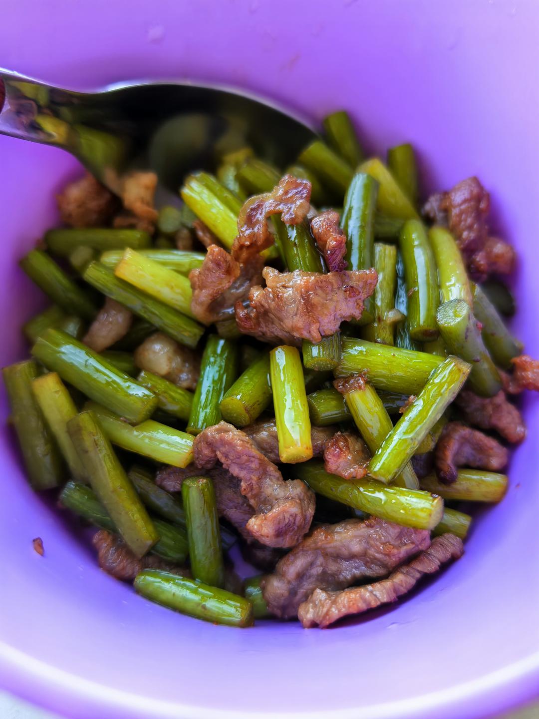 简单易做的下饭菜－蒜苔炒肉