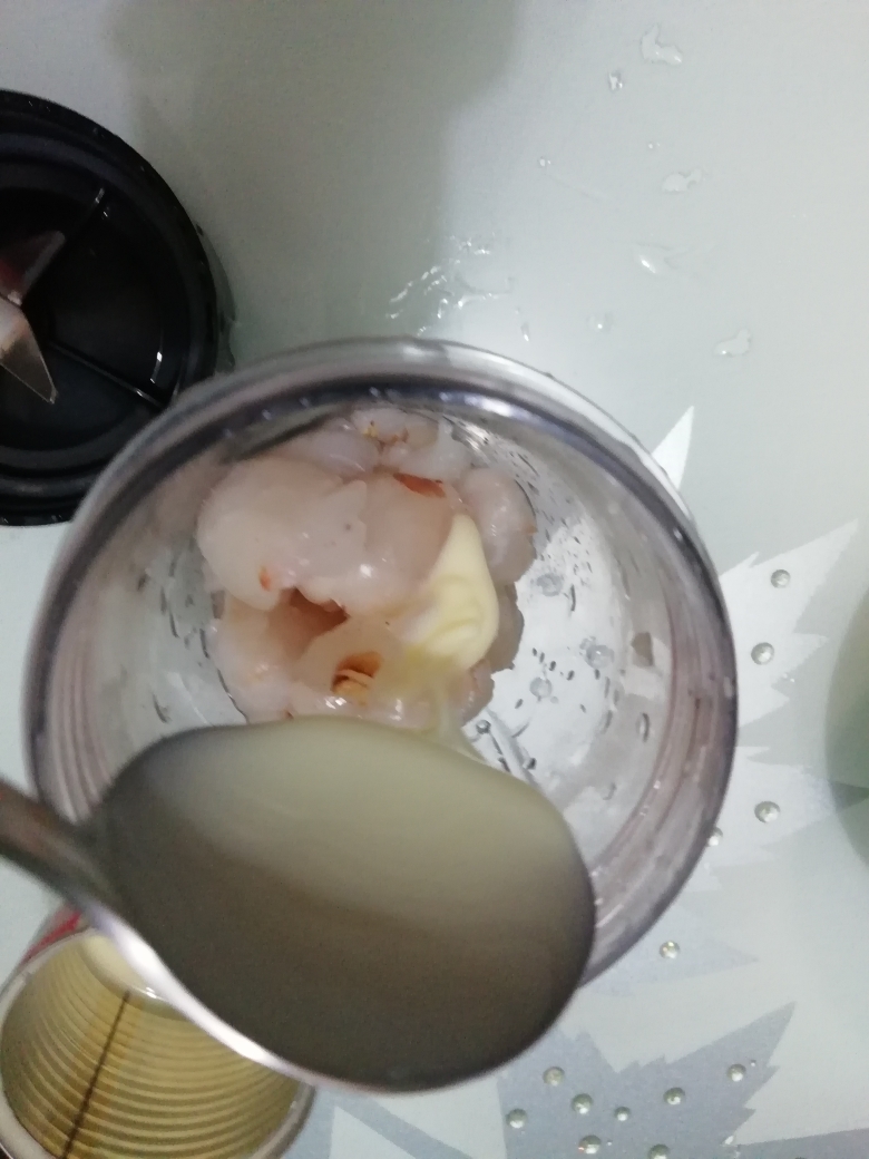 荔枝酸奶棒的做法 步骤2
