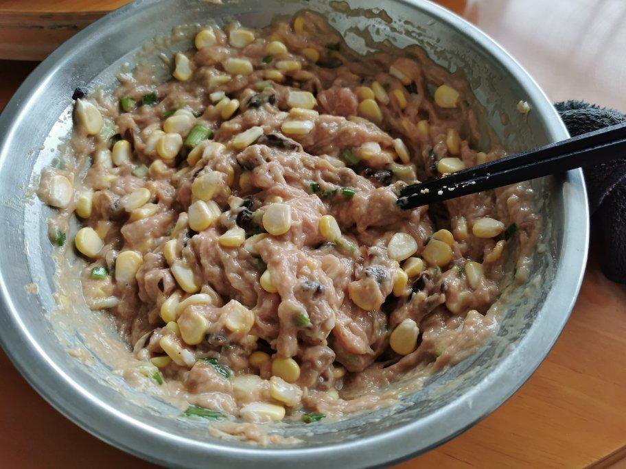 松软多汁的肉包子