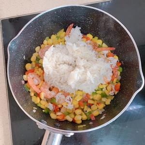 黑椒海鲜芝士焗饭的做法 步骤4