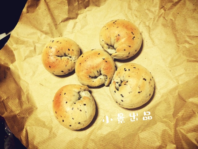 黑芝麻贝果