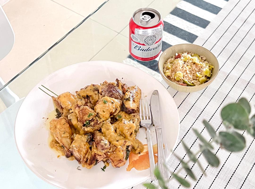 Julia Child 的荷兰酱香草煎鸡肉