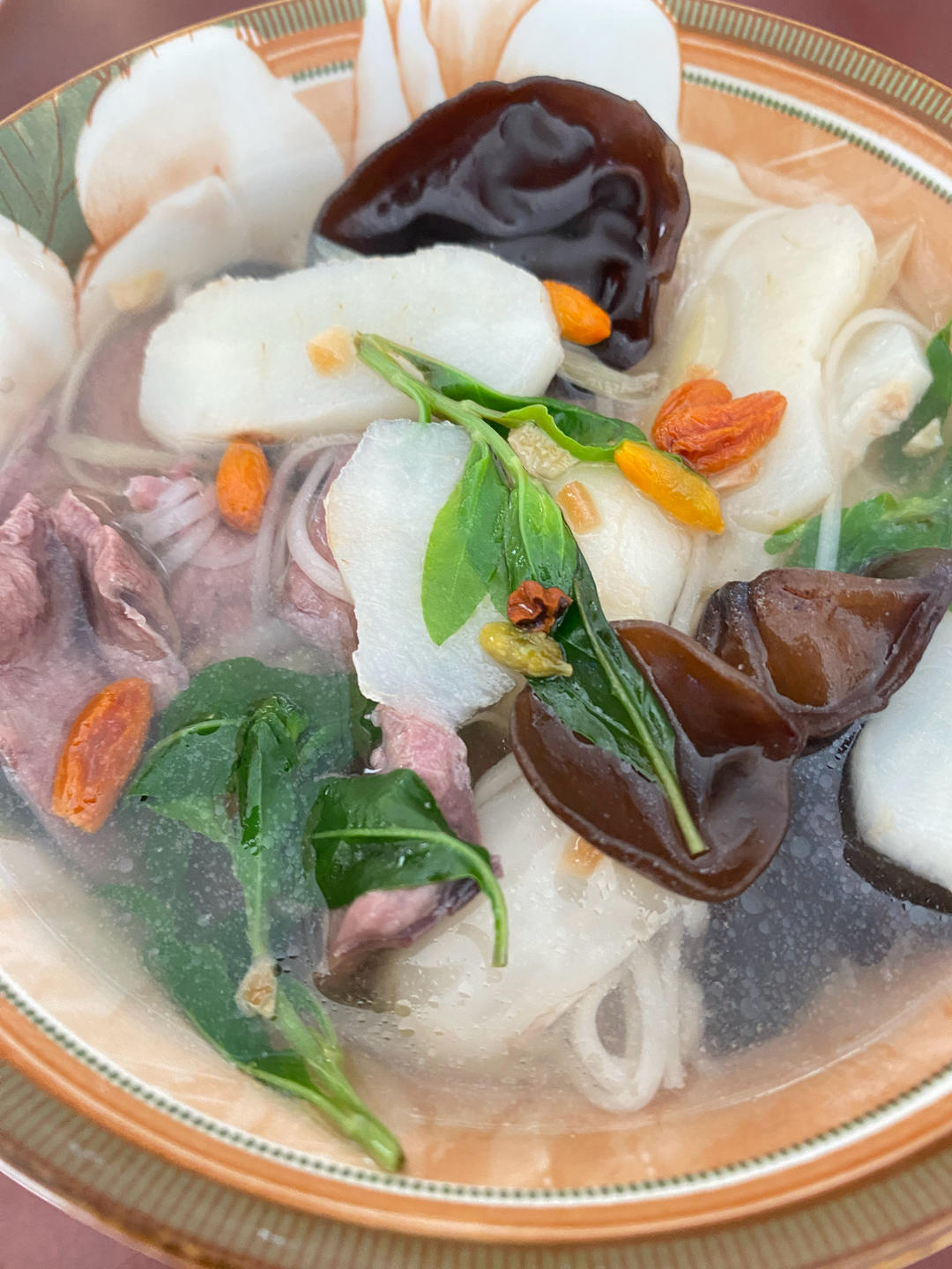 枸杞叶瘦肉汤的做法