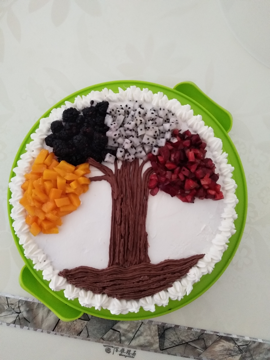大树图案水果蛋糕的做法