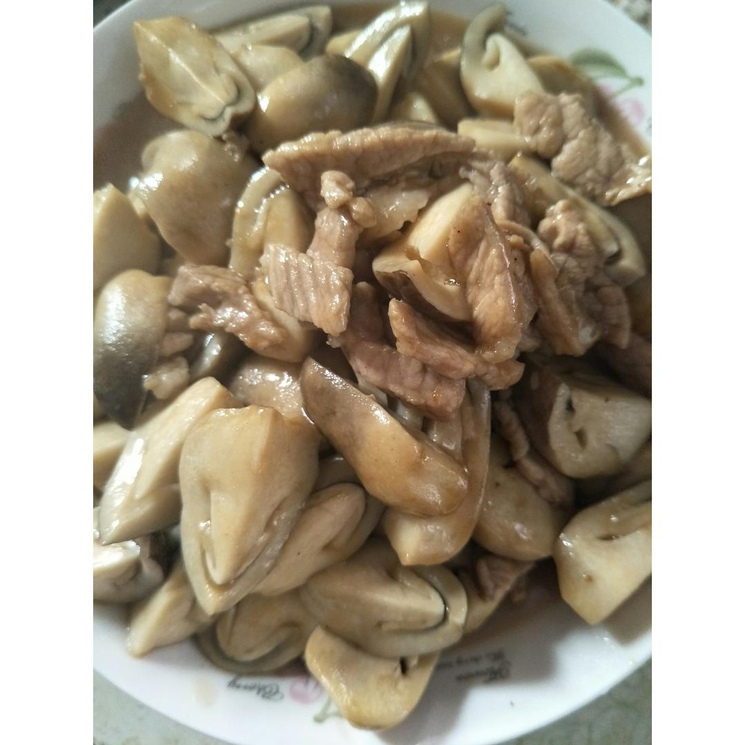 草菇炒肉片