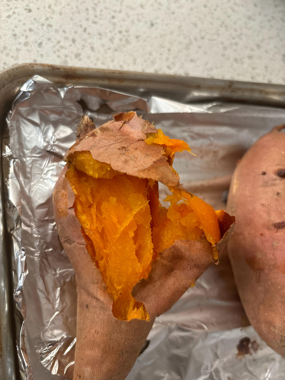 【糯唧唧的烤红薯】糖油四溢皮肉分离外糯里嫩吸溜着吃！