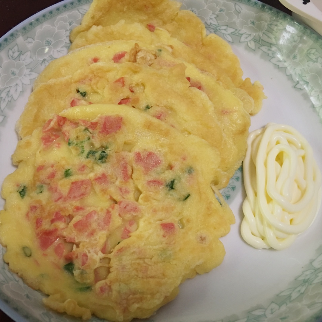 火腿肠葱花鸡蛋饼