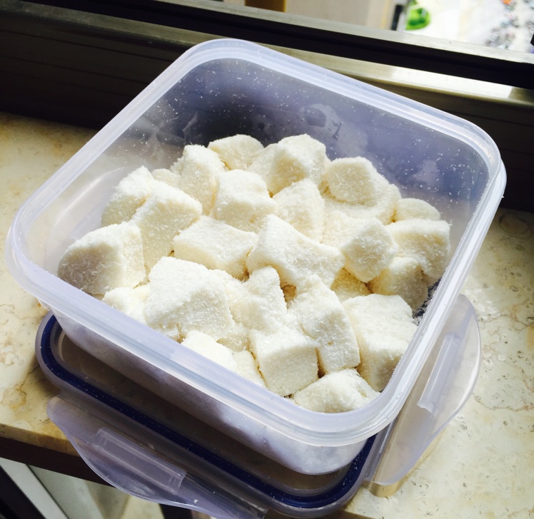 椰丝牛奶小方糕