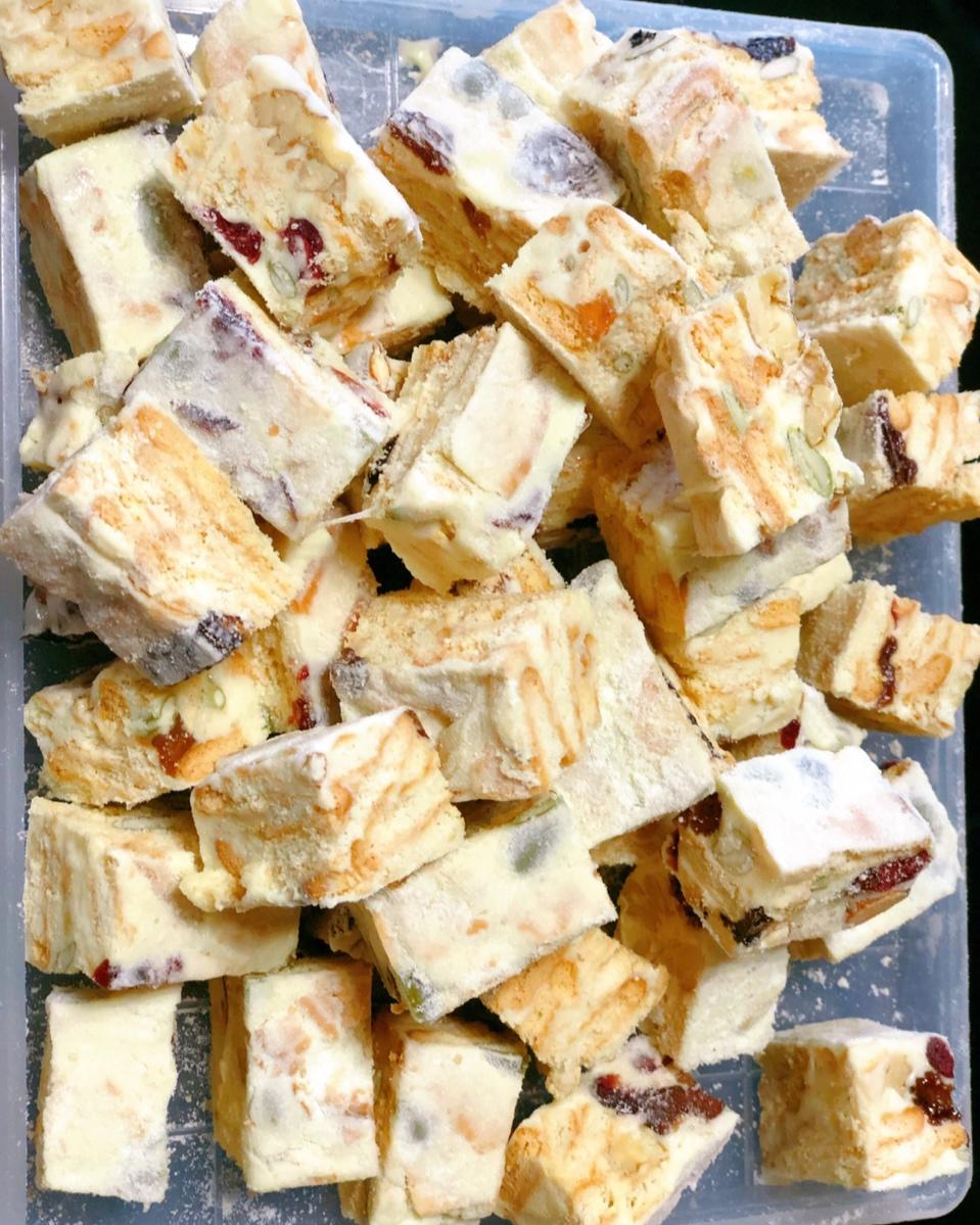 抹茶草莓雪花酥