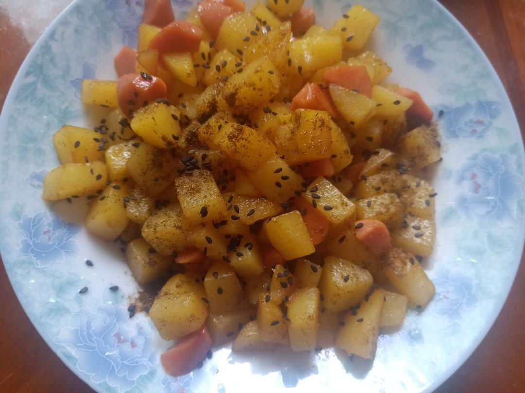 香辣过瘾的孜然土豆火腿，比路边摊还好吃