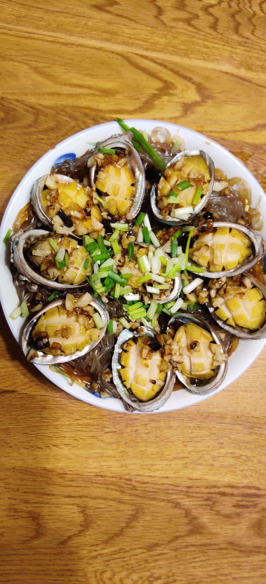 蒜蓉粉丝蒸鲍鱼
