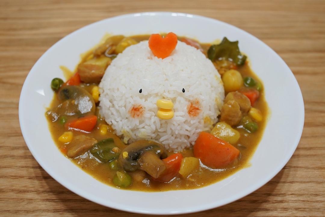 人见人爱花见花开🐤         三只小鸡日式咖喱饭