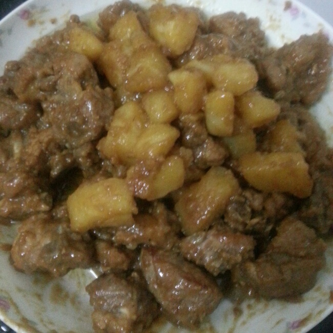 红烧排骨炖豆角土豆