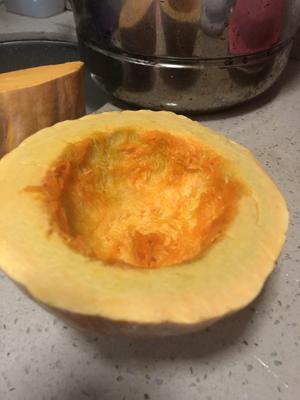 椰浆咖喱虾南瓜碗的做法 步骤1