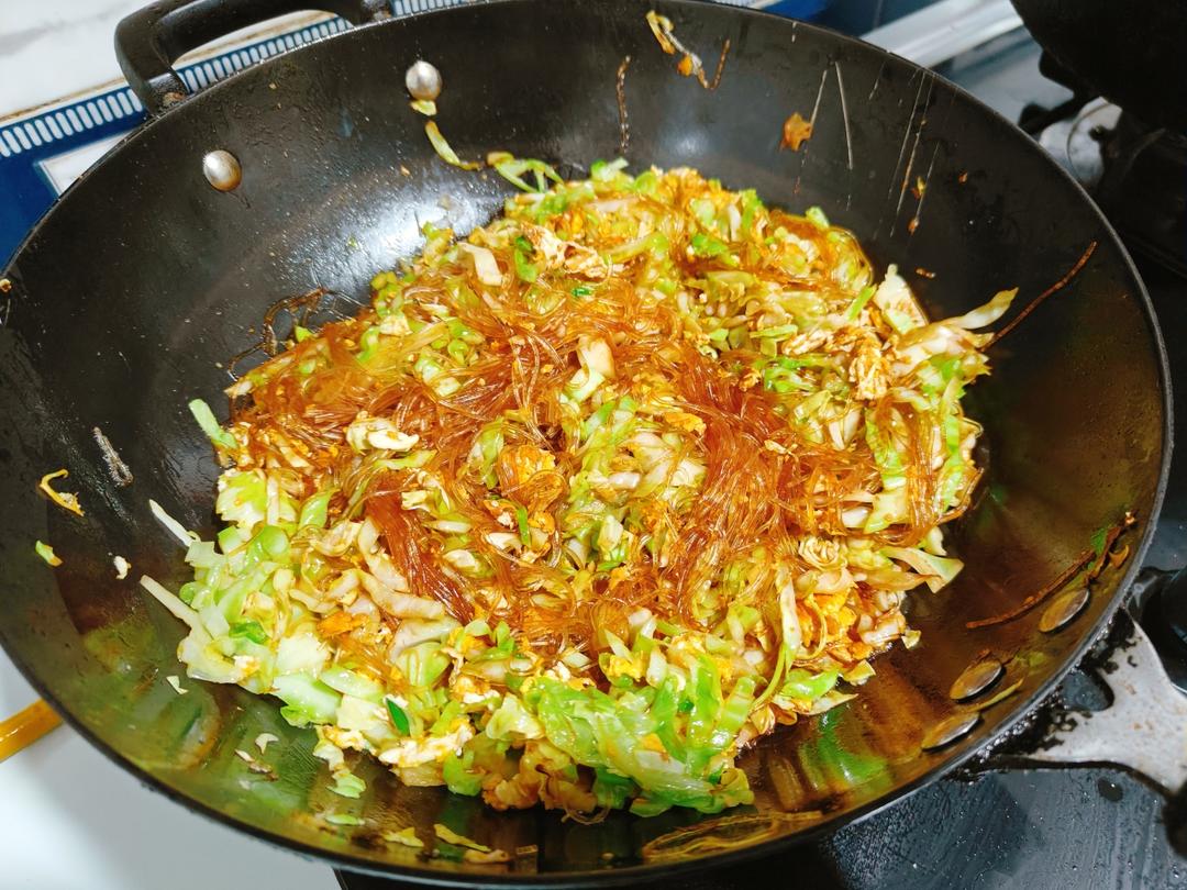 粉丝鸡蛋炒包菜｜零失败、巨下饭的做法 步骤4