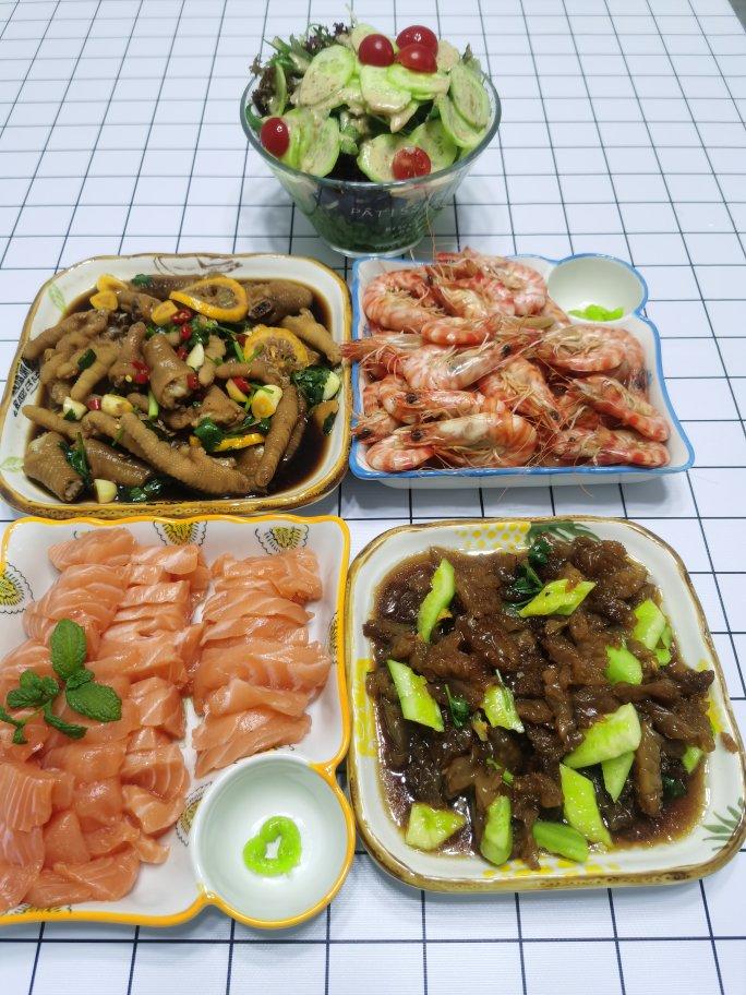 停不下来的秘制凉拌鸡爪