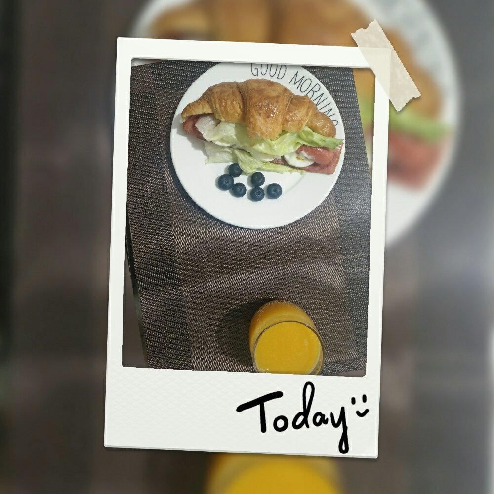 可颂培根三明治