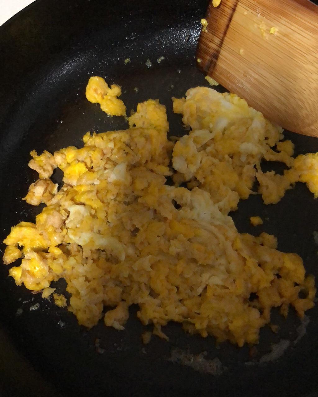 赛螃蟹/蟹黄蛋 (鸭蛋消耗好办法)