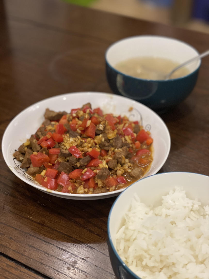 厨师长教你：“碎炒牛肉”的家常做法，开胃又下饭，先收藏起来