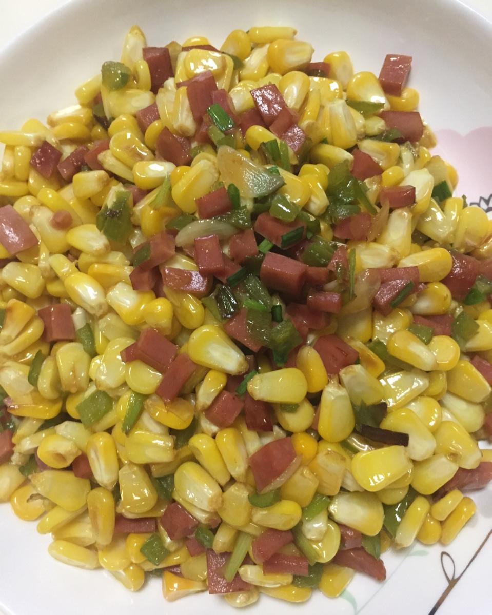 炒四丁（肉丁、豌豆、胡萝卜丁、玉米粒）