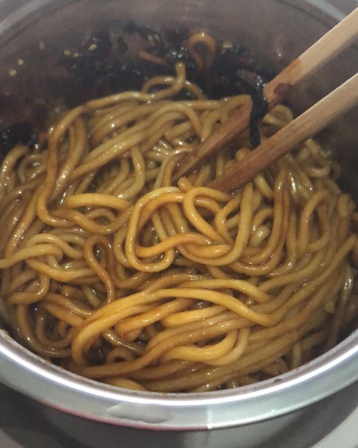 10分钟搞定的一碗葱油拌面