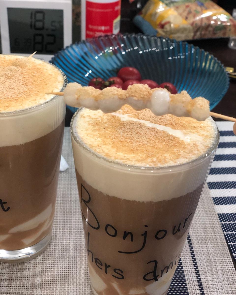《Tinrry+》半仙豆夫喜茶的热销款奶茶在家自己做！小丸子豆乳奶盖茶