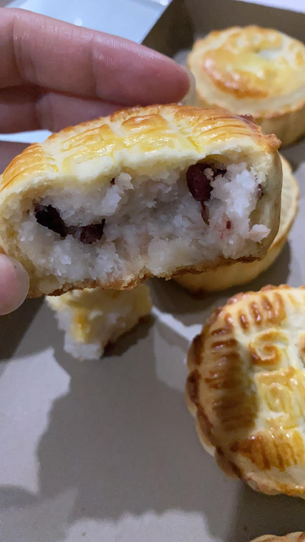 曲奇椰蓉蔓越莓月饼，外酥内软好调戏，比广式月饼好吃N+1倍