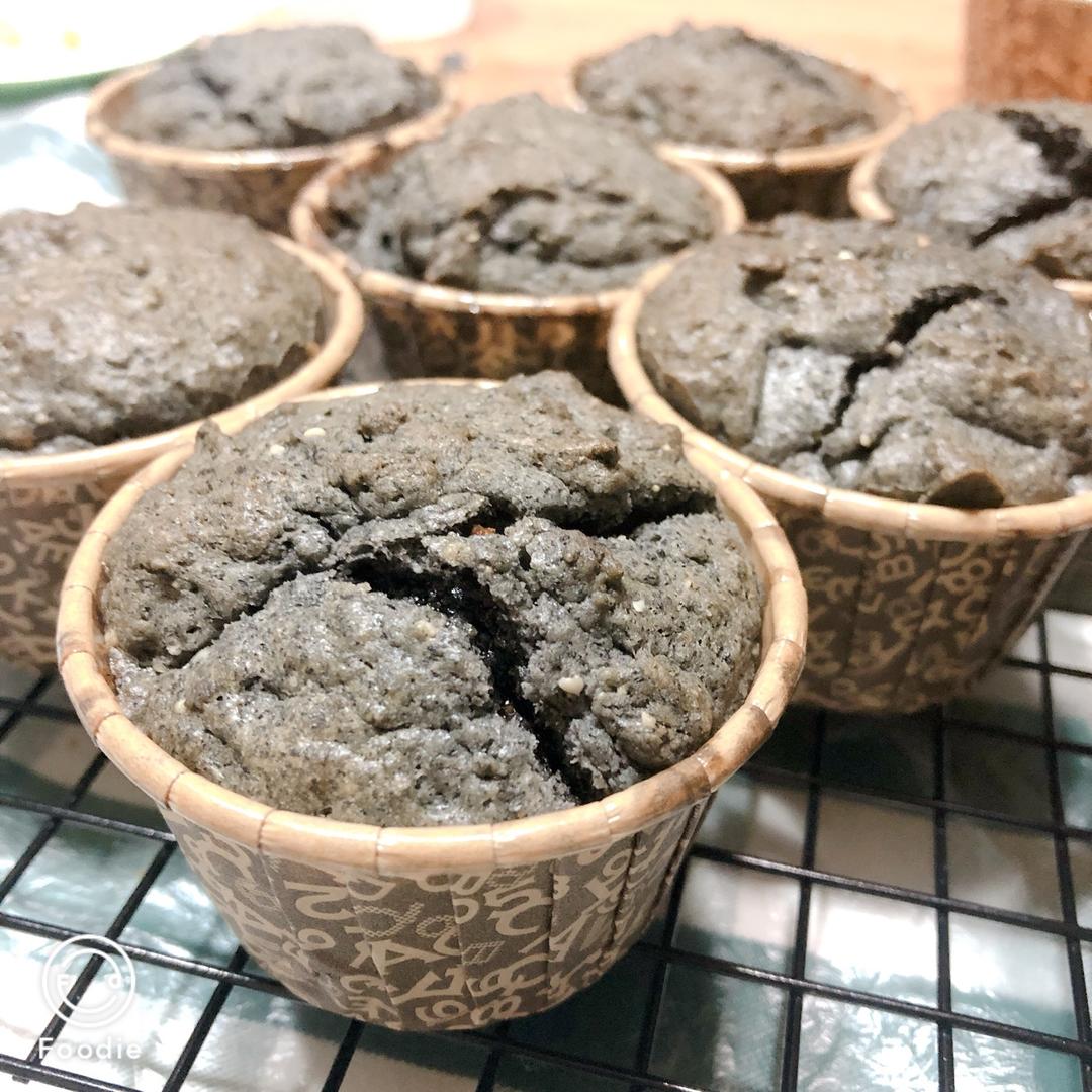 三重黑芝麻杯子蛋糕